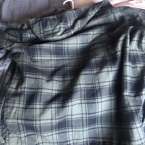 LL BEAN Men's Fleece-Lined Flannel Shirt, Hooded Snap Front, Slightly Fitted - Picture 2 of 2